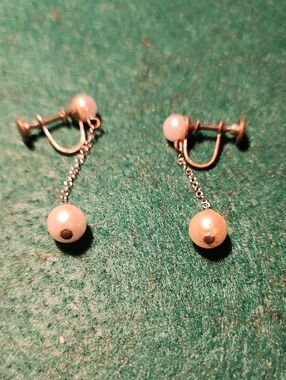 Pearl Drop Screw-Back Earrings - White Pearls - Vintage